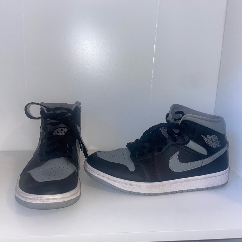 Jordan Women's Shoes Black and Gray